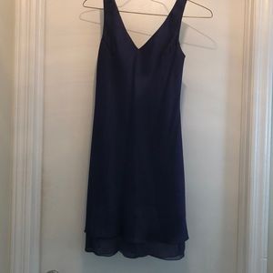 Woman’s sillk, Jones New York, below-knee dress with matching scarf.